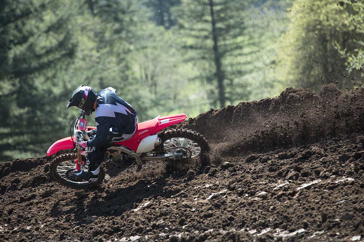 19-Honda-CRF450R_Action_6.jpg