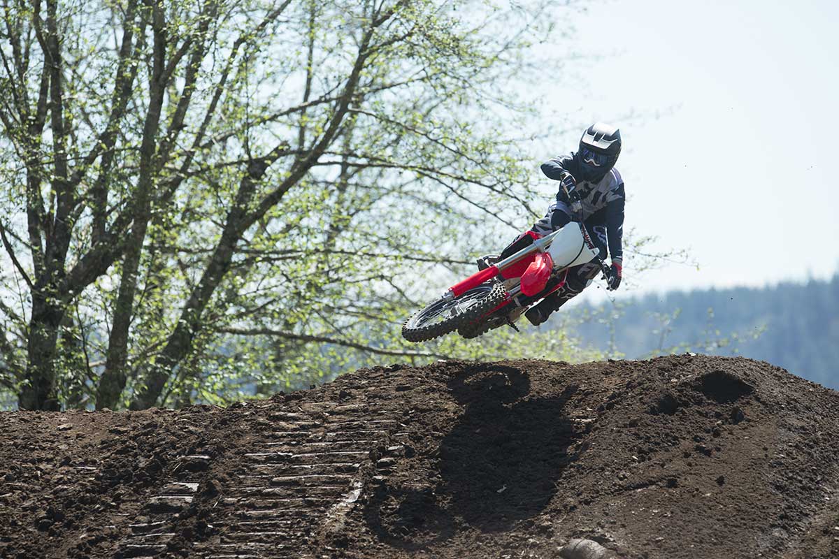 19-Honda-CRF450R_Action_8.jpg