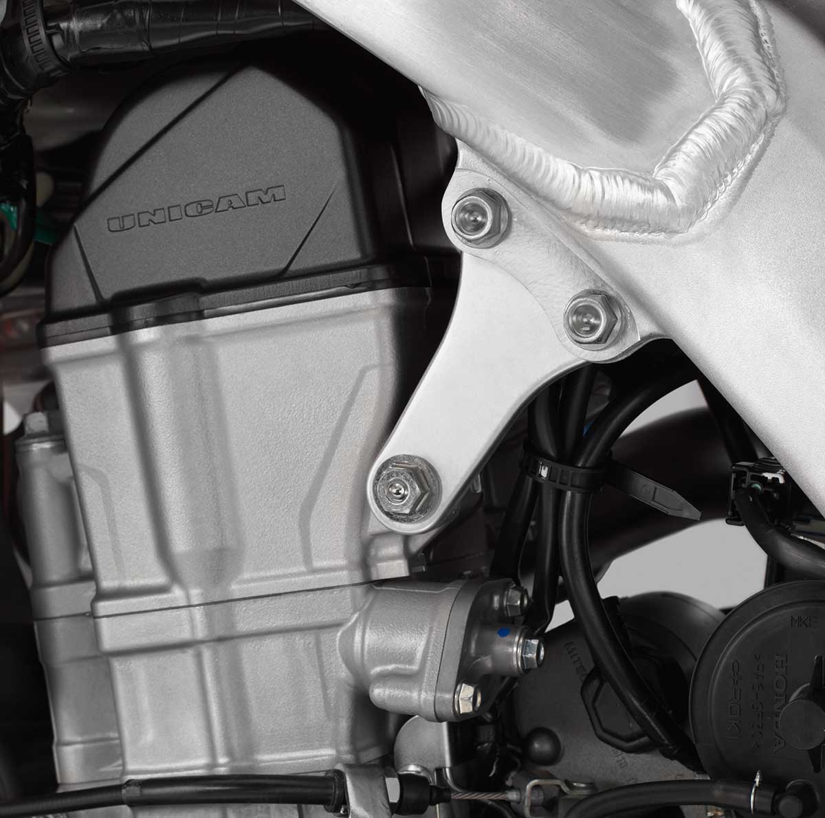 19-Honda-CRF450X_engine-hanger.jpg