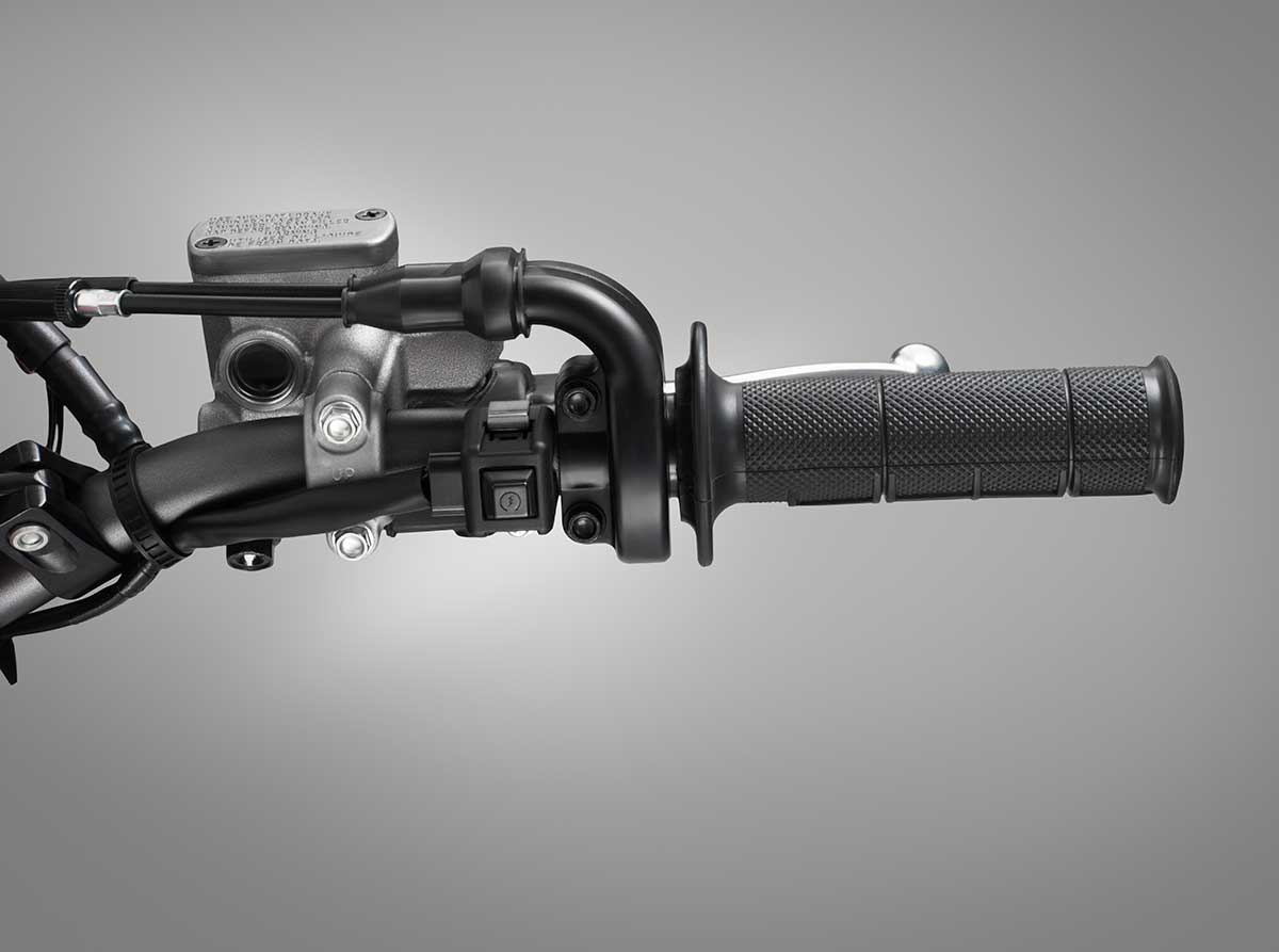 19-Honda-CRF450X_start-button.jpg