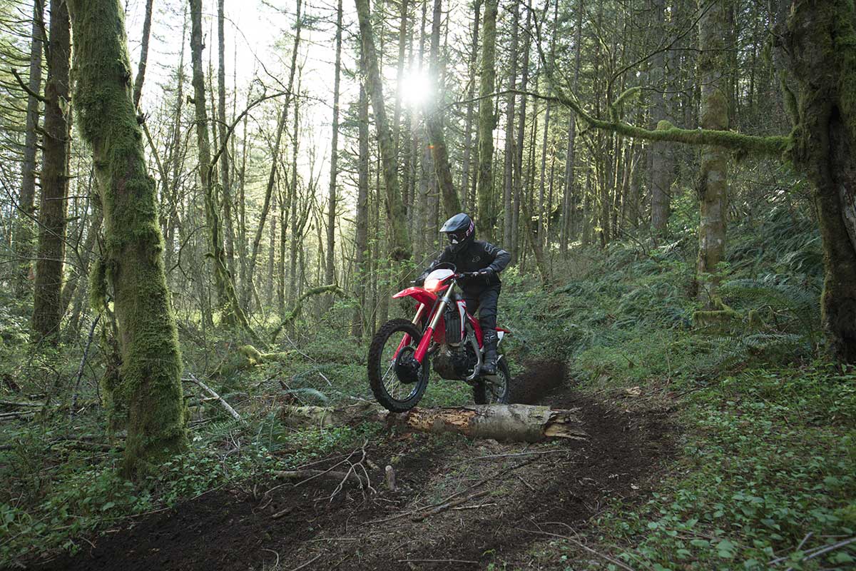 19-Honda-CRF450X_Action_10.jpg