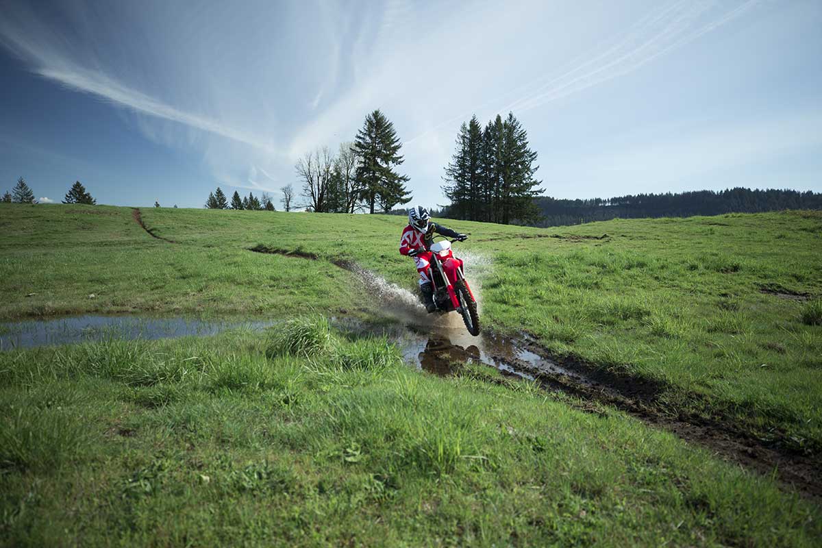 19-Honda-CRF450X_Action_12.jpg