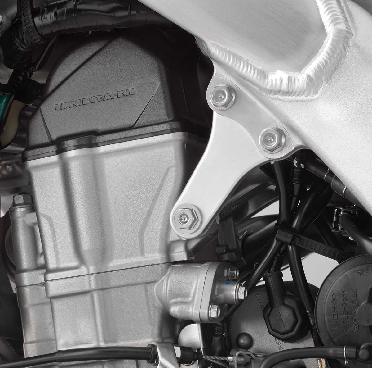 19-Honda-CRF450L_cylinder-head.jpg