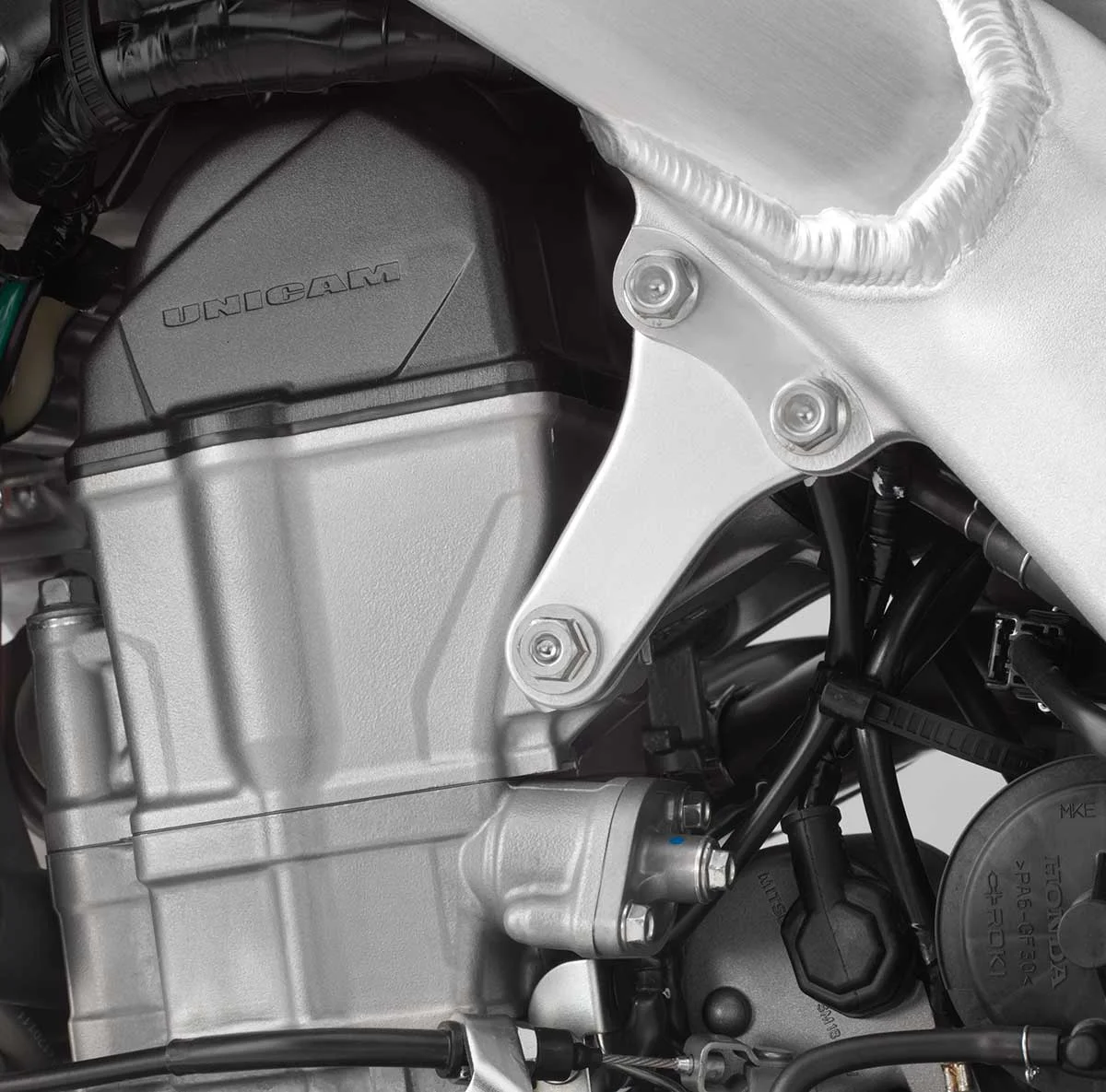 19-Honda-CRF450L_cylinder-head.jpg