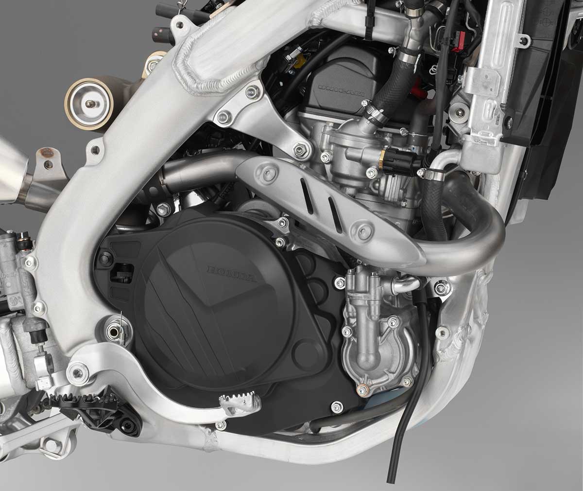 19-Honda-CRF450L_engine-R.jpg