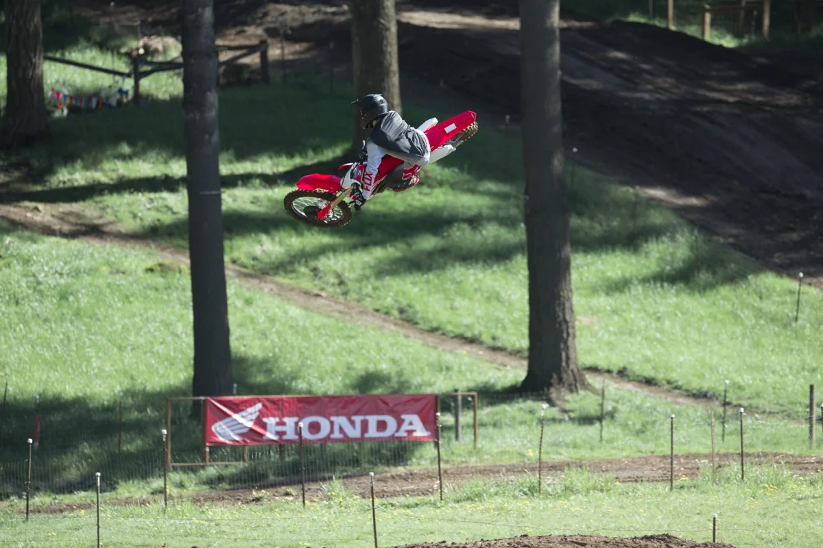 19 Honda CRF250R_Action_2.jpg