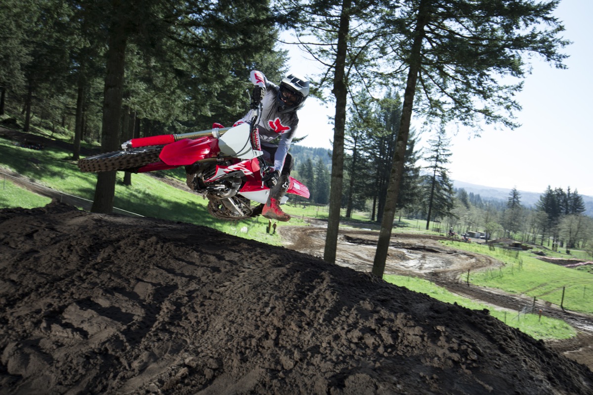 19 Honda CRF250R_Action_4.jpg