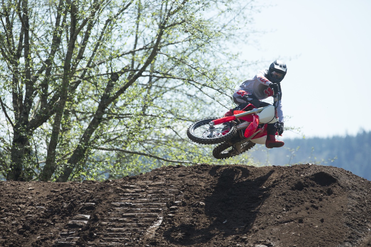 19 Honda CRF250R_Action_10.jpg
