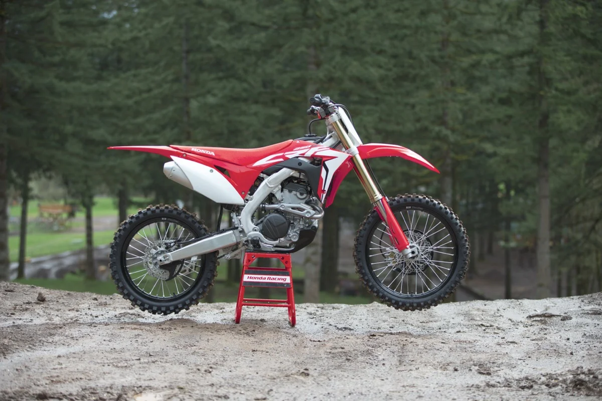 19 Honda CRF250R_Beauty_02.jpg