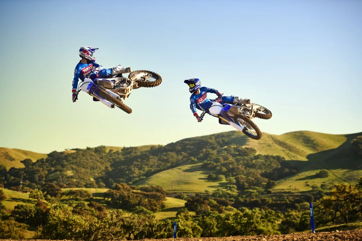 19_YZ250F_TeamYamahaBlue_A30.jpg