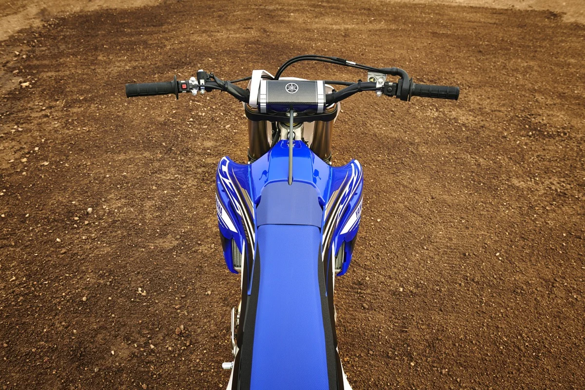 19_YZ250F_TeamYamahaBlue_D06.jpg