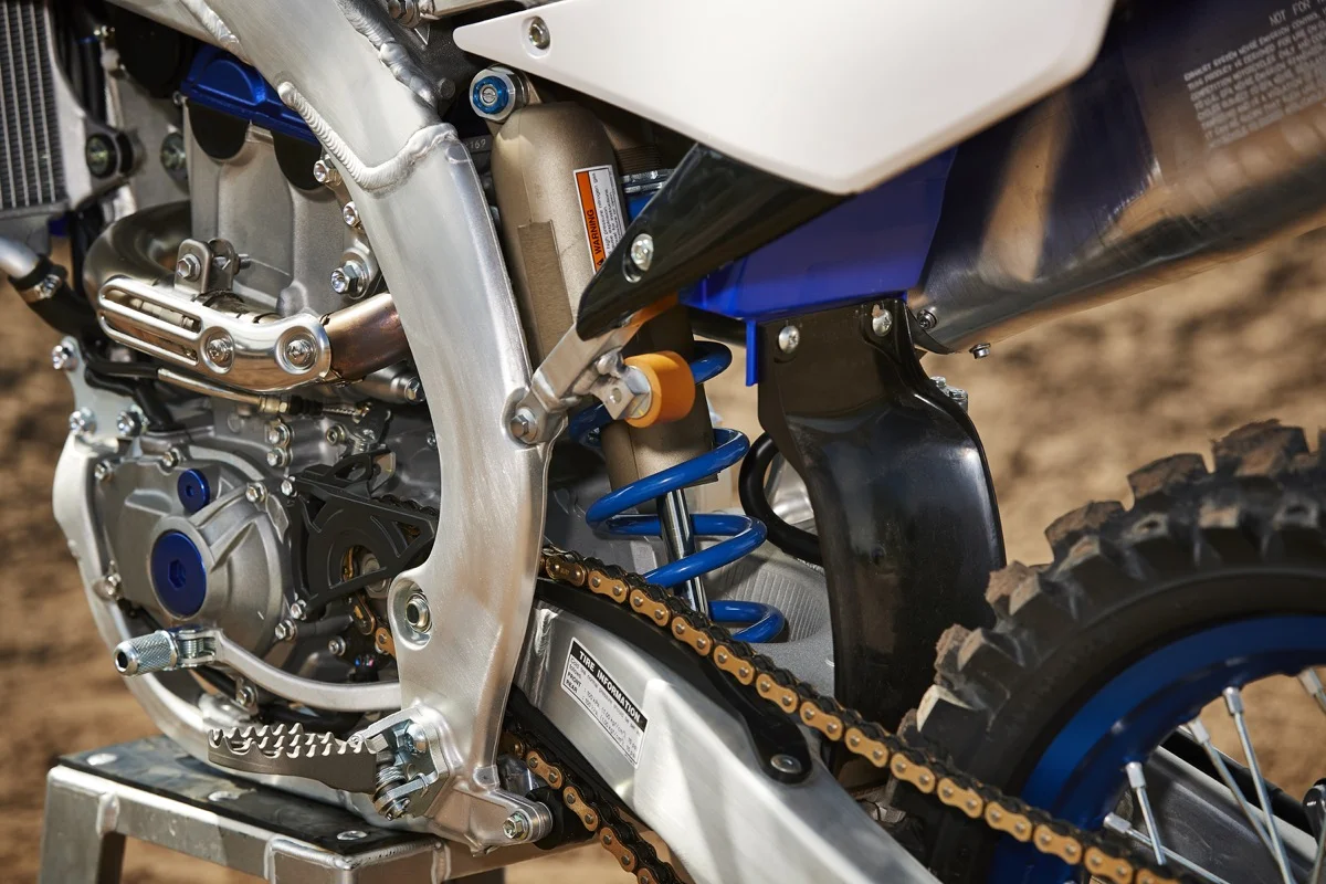 19_YZ250F_TeamYamahaBlue_D09.jpg