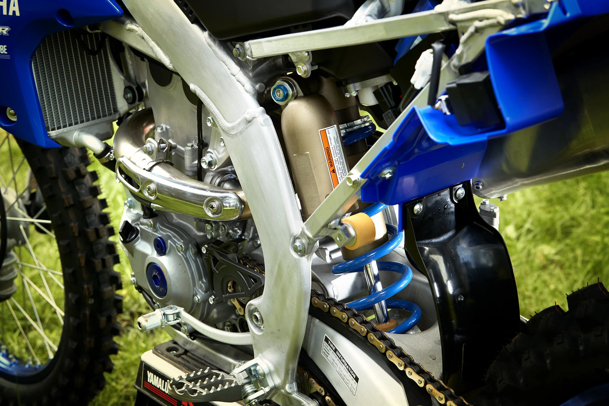 19_YZ450F_TeamYamahaBlue_D04a.jpg