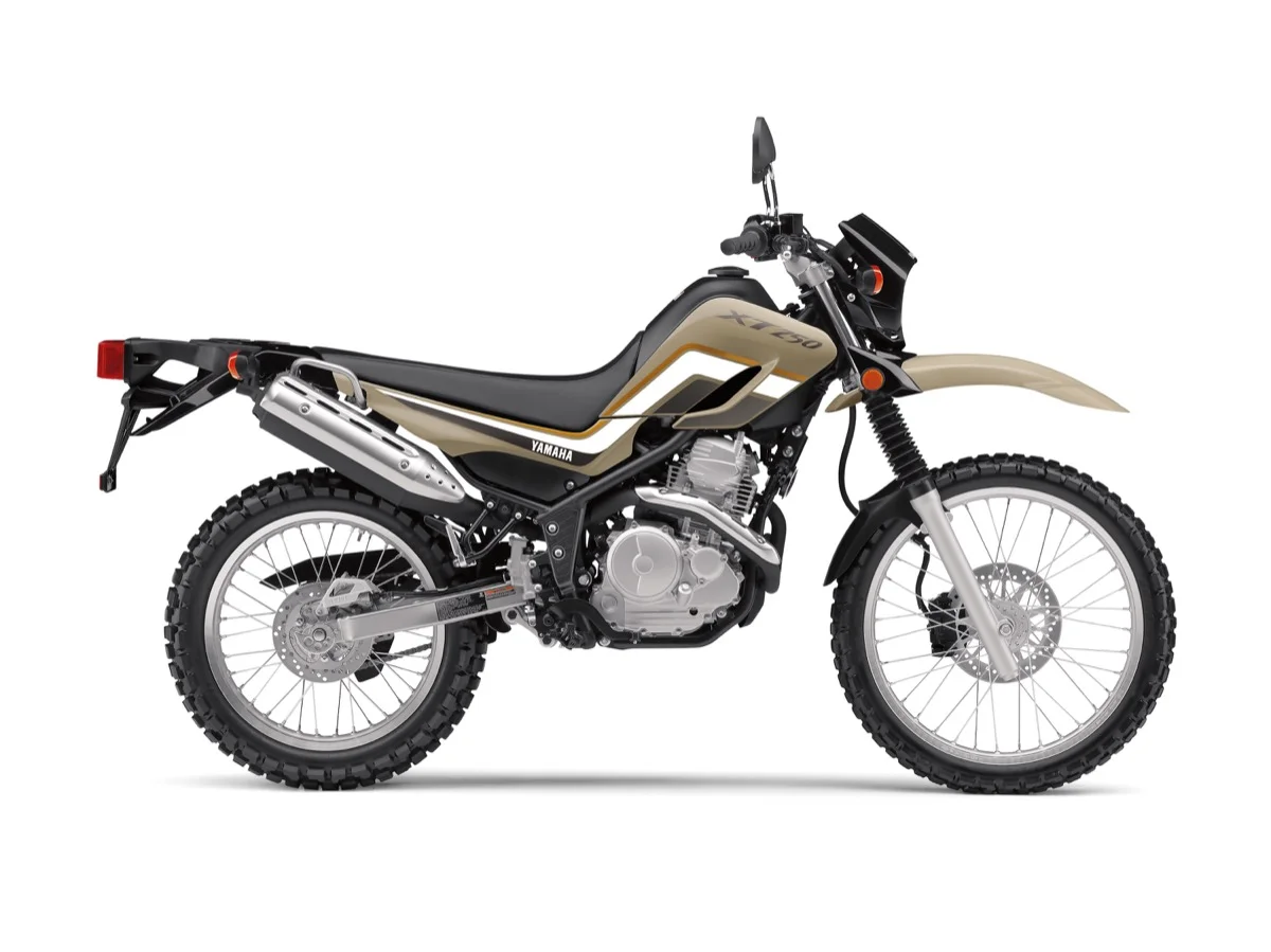 19_XT250_SandyBeige_S1.jpg