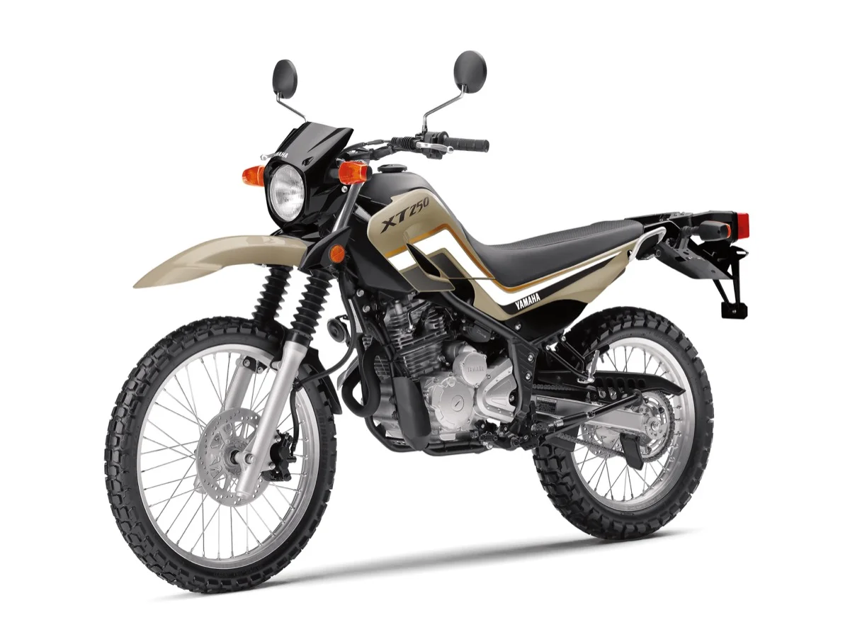 19_XT250_SandyBeige_S4.jpg
