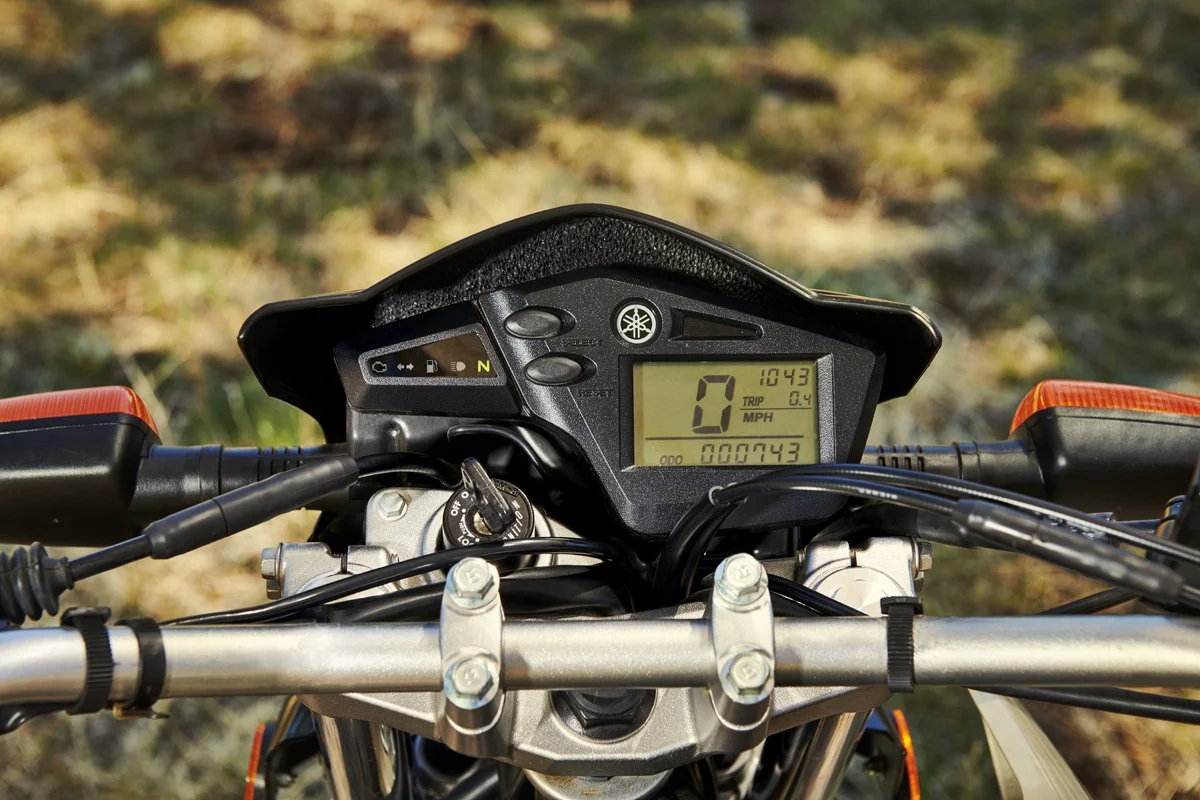 19_XT250_SandyBeige_D07.jpg