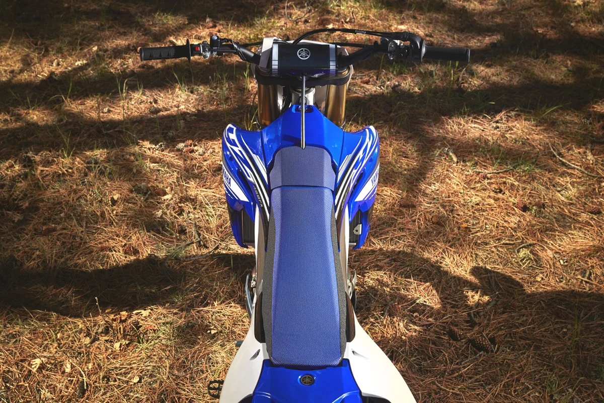 19_YZ450FX_TeamYamahaBlue_D01.jpg
