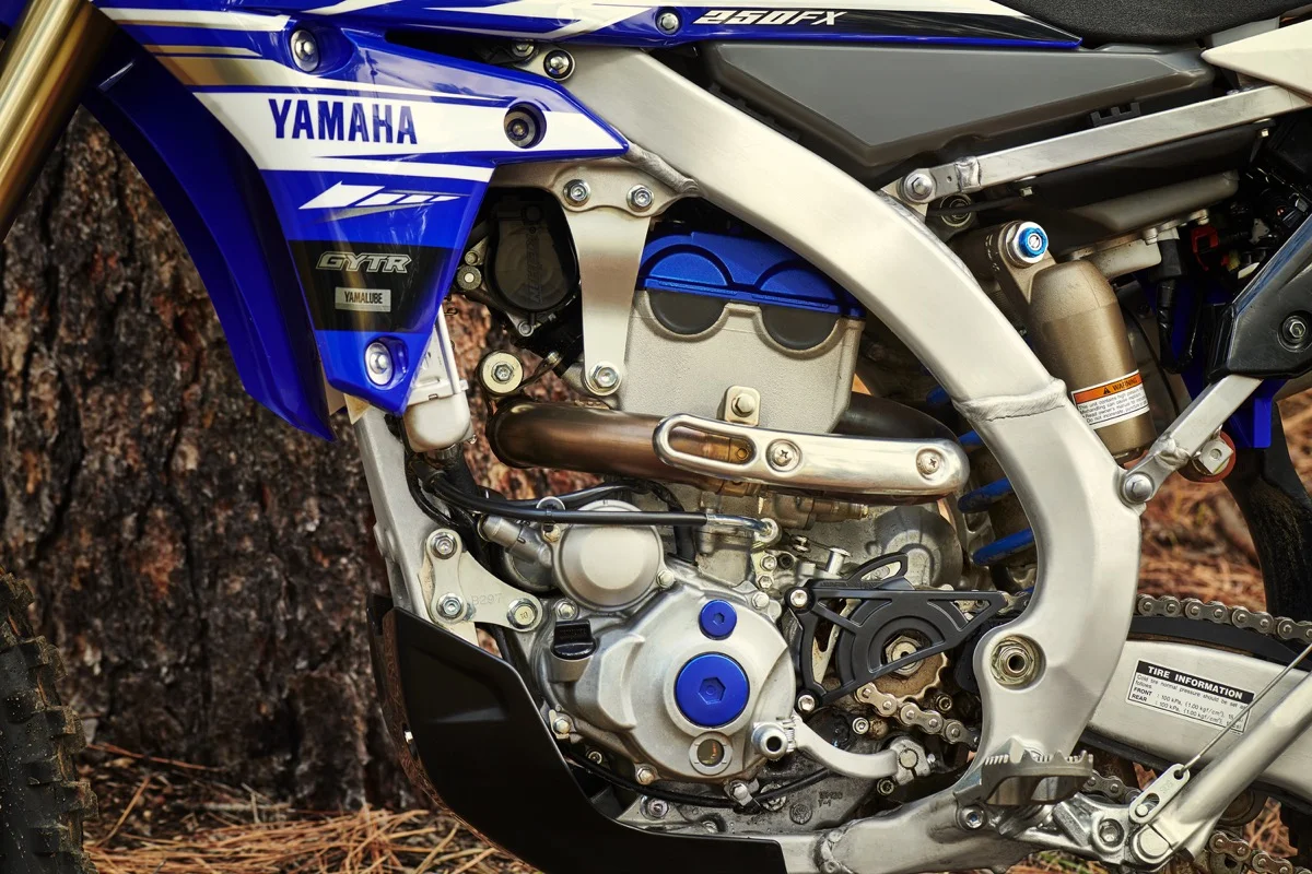 19_YZ250FX_TeamYamahaBlue_D06.jpg