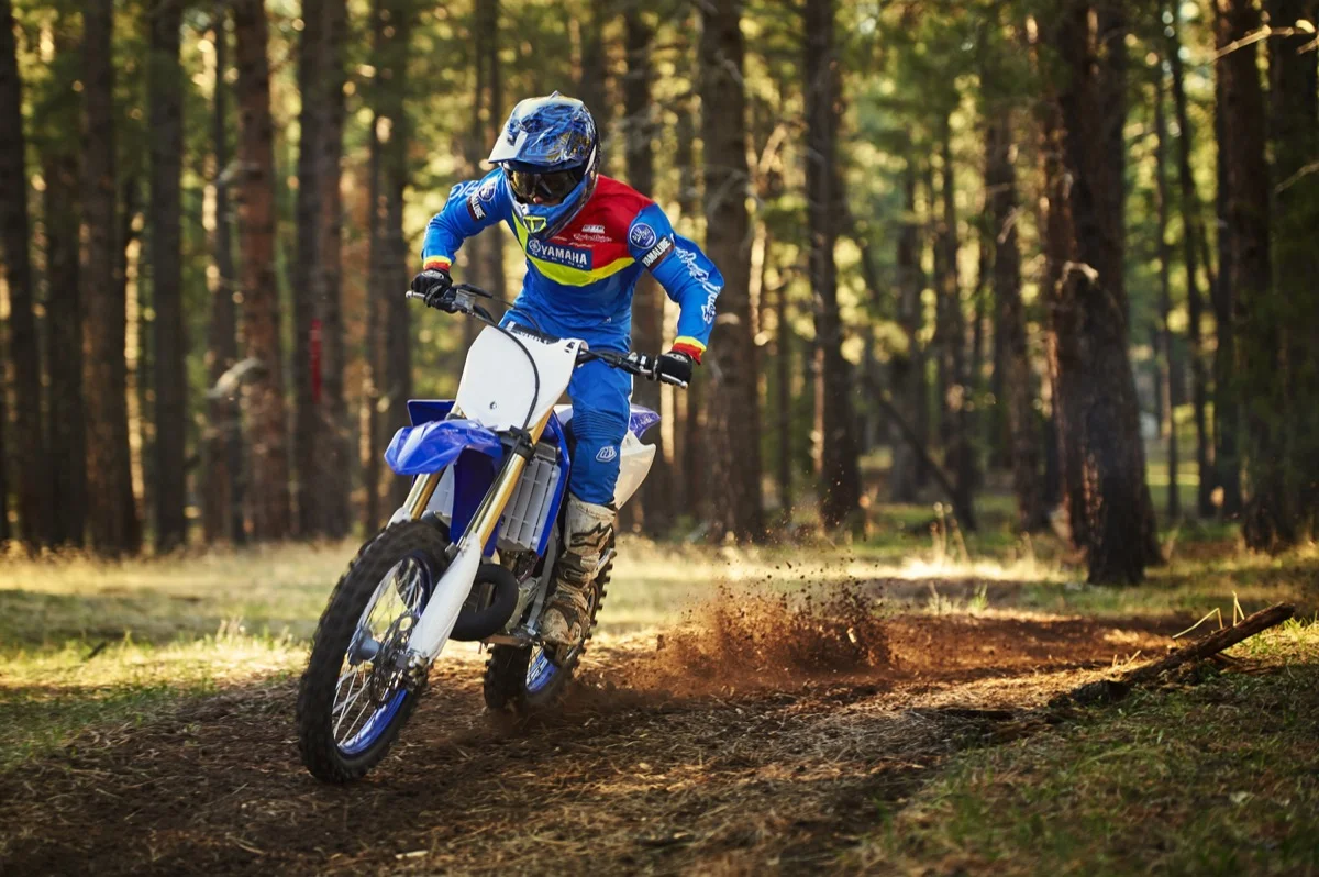 19_YZ250X_TeamYamahaBlue_A06.jpg
