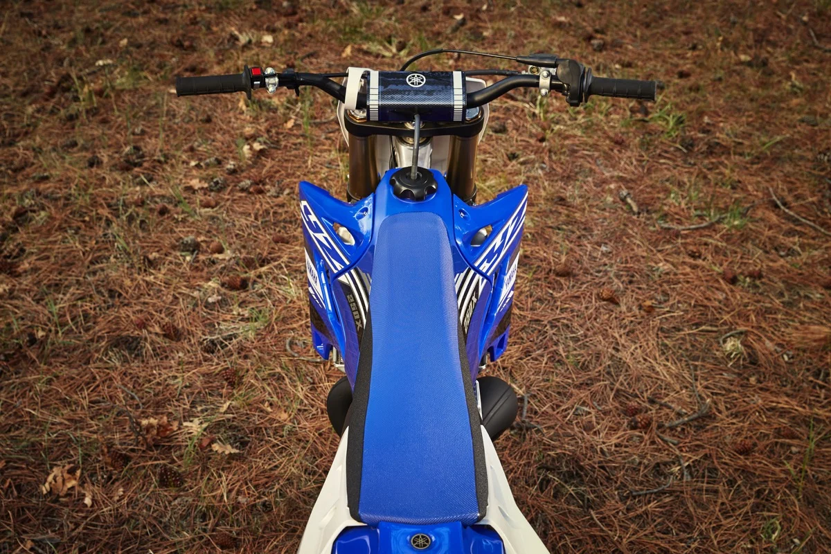 19_YZ250X_TeamYamahaBlue_D09.jpg