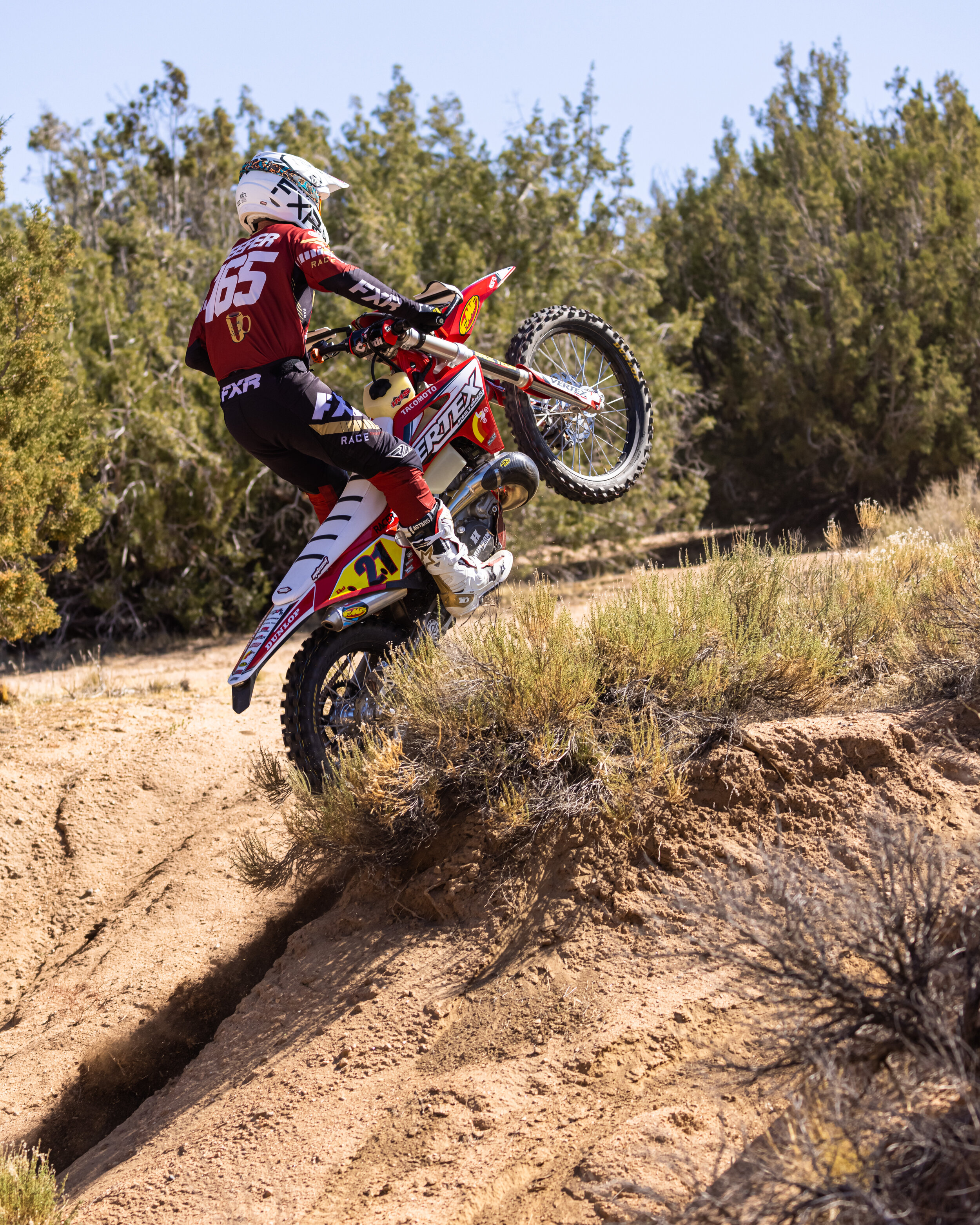 MXA RACE TEST: GRAND PRIX RACING NO YAMAHA YZ450FX & HONDA