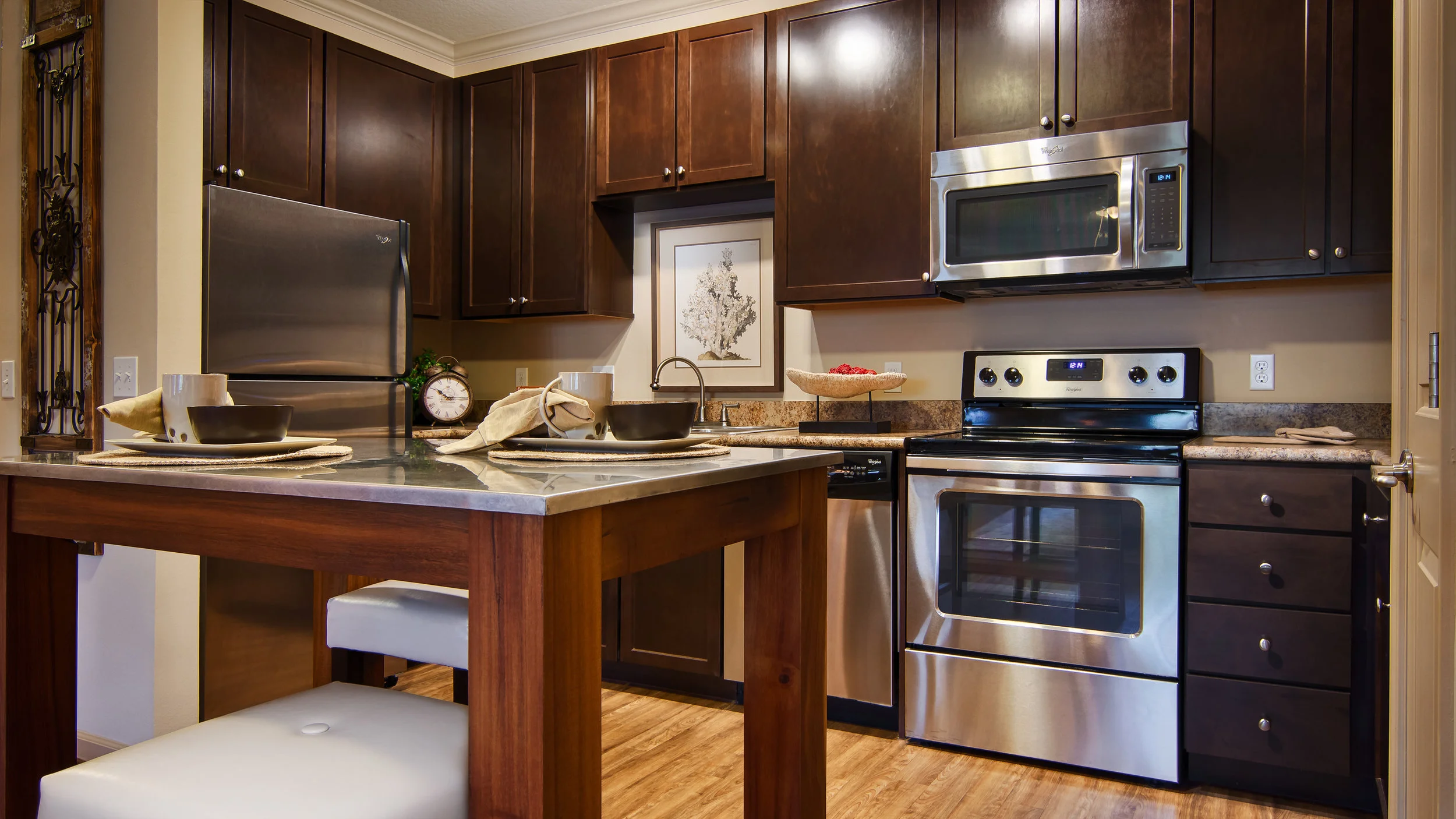 Kitchen 2.jpg