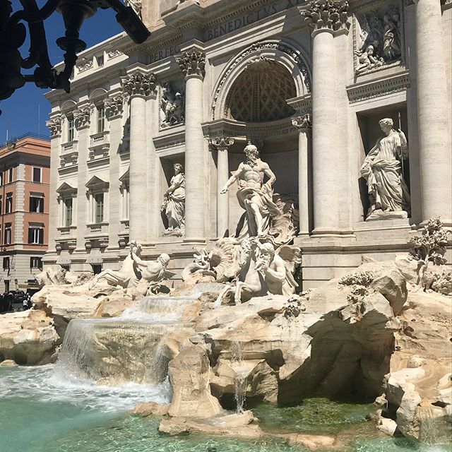 Gorgeous day today in Rome. First time to the Vatican and it definitely doesn’t disappoint! #rome #vatican #vaticancity #colosseum #italy #italy🇮🇹
