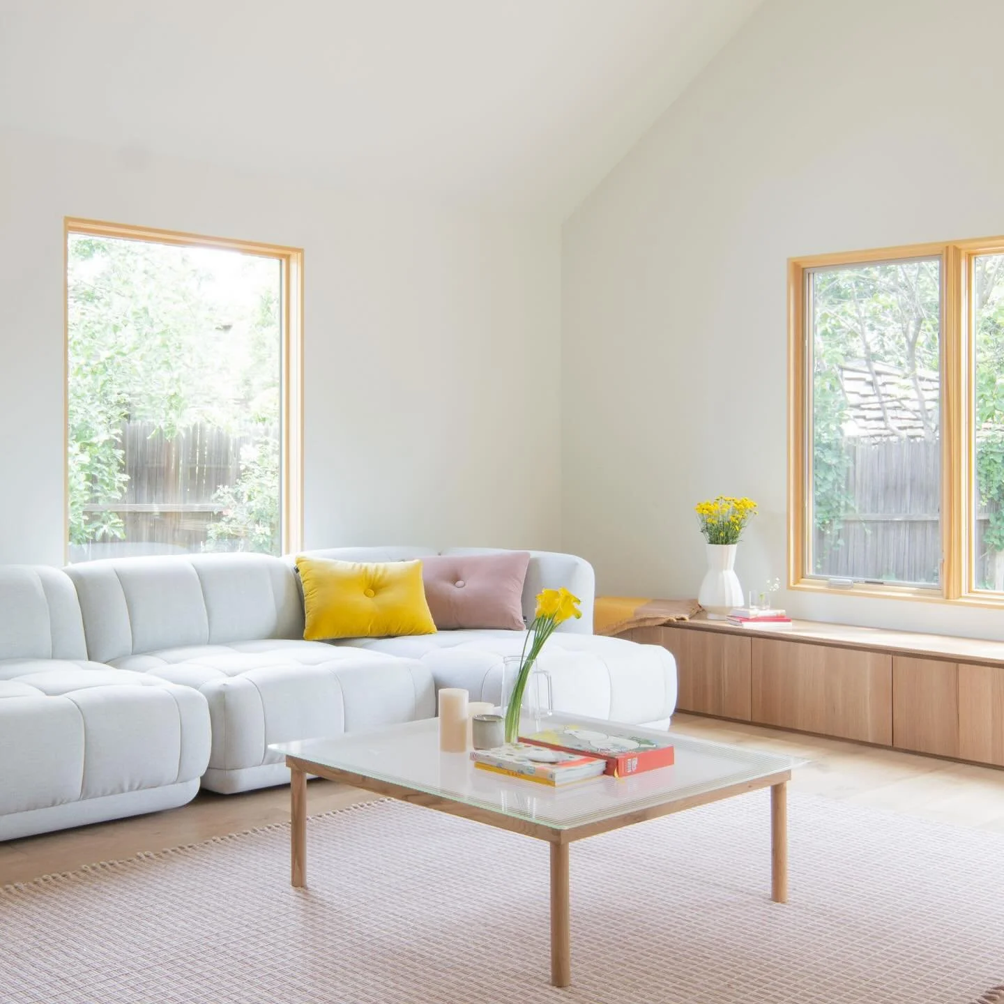 SOOETSUN STUDIO&rsquo;S PICK! This time is sofa!🛋️🎀🩷💗

Hi!☁️💛
As you all know, we are a company that does architecture and interior design. When working on interiors, we often help select furniture, and among the pieces we choose, there are many
