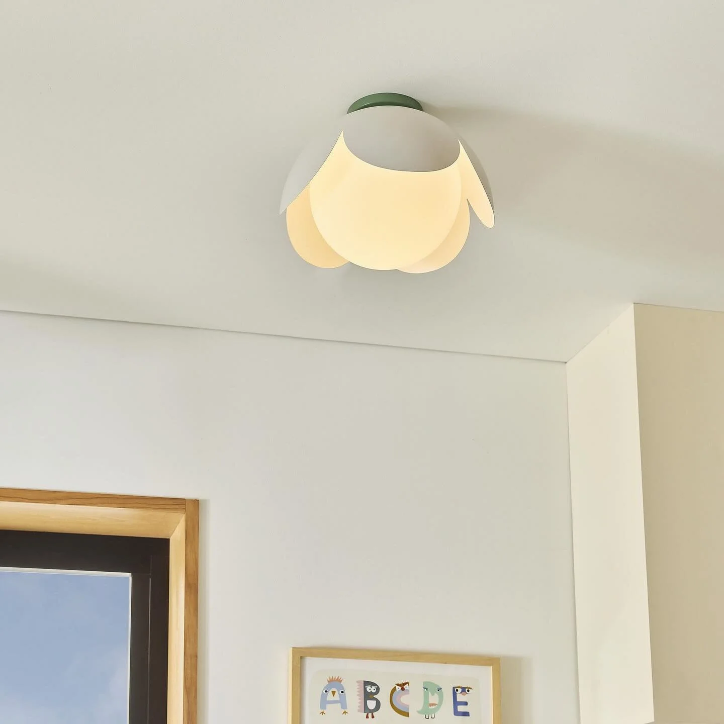 SOOETSUN STUDIO&rsquo;S PICK! This time is lighting!

Hello! ☁️✨🌈💫

Today, we want to introduce you cute and playful lighting!
✨ We have to say We love lighting ✨
Our design is simple, yet we love to add subtle points of surprise. We find joy in pl