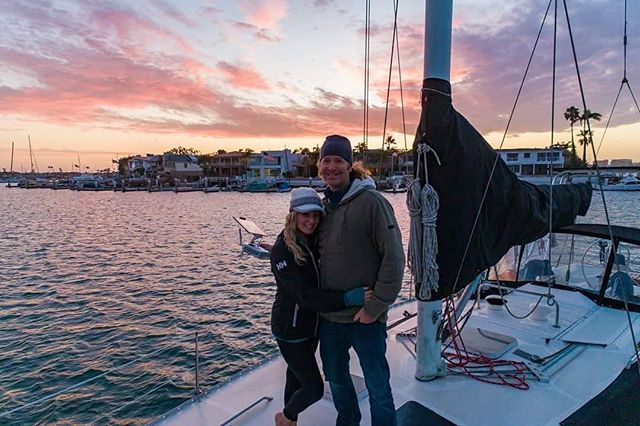 Sunset is always a celebration.
📸: @_eddiefrank ...
...
#sailingaria #sailboatlife #liveaboardlife #newportbeach #newportsunset