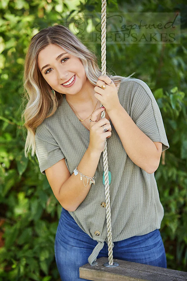 MadiSsrweb1_Captured_Keepsakes_Senior.jpg