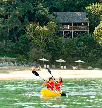  Kayaking in front of Xinalani 