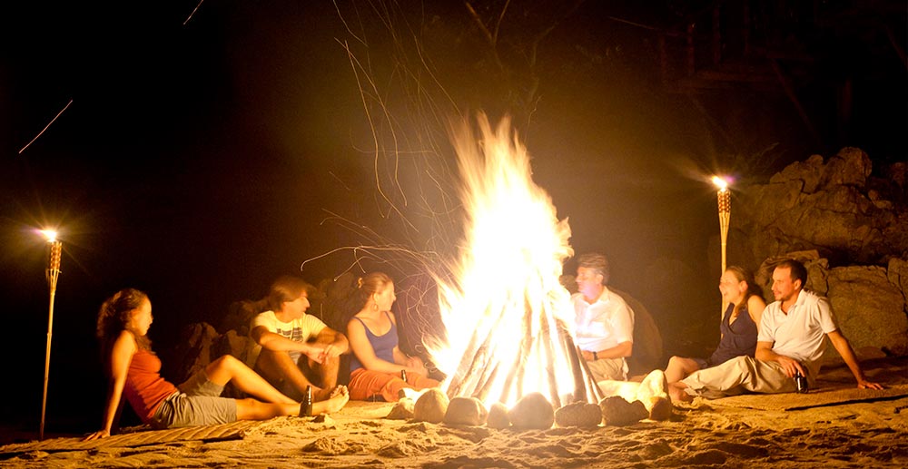  Bonfire on the beach at Xinalani 