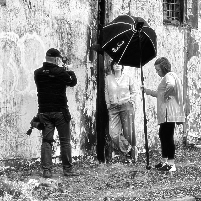 Don Evans Photography in Greensboro behind the scenes of a high school senior pictures urban photo session
