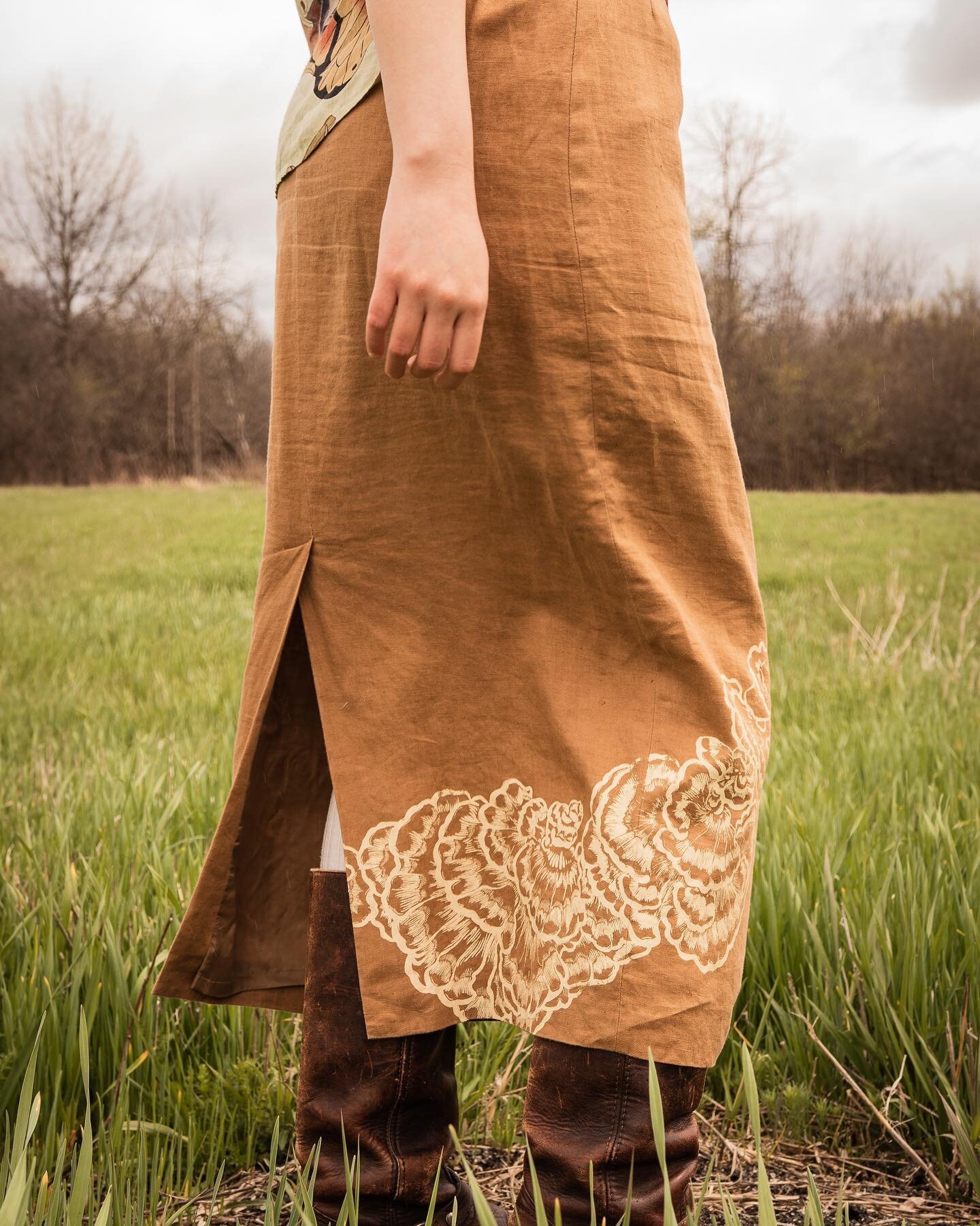 Deirdre rocking our spring chicken skirt ✨ Ann Arbor friends, if you haven&rsquo;t checked out @thegetupvintage you&rsquo;re missing out 🍄🐓They offer a ton of our clothing for u East-siders - we send them our fav printed vintage and more so you can