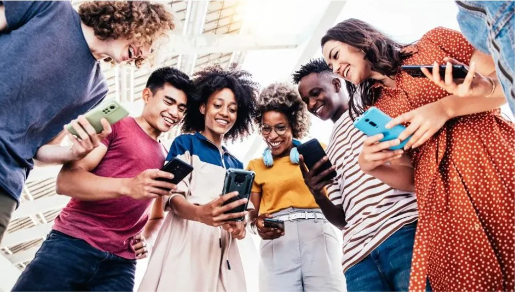 How To Create Social Media Display Ads That Captivate Generation Z