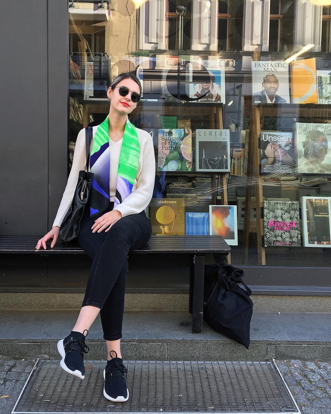 Digital printed silk scarf Aurora #streetstyle
.
This hand rolled hem 100% silk scarf features a contemporary graphic aesthetic design in a fresh colour combo of neon green, light purple, gradience navy and gradience dark green. Visit link in bio for