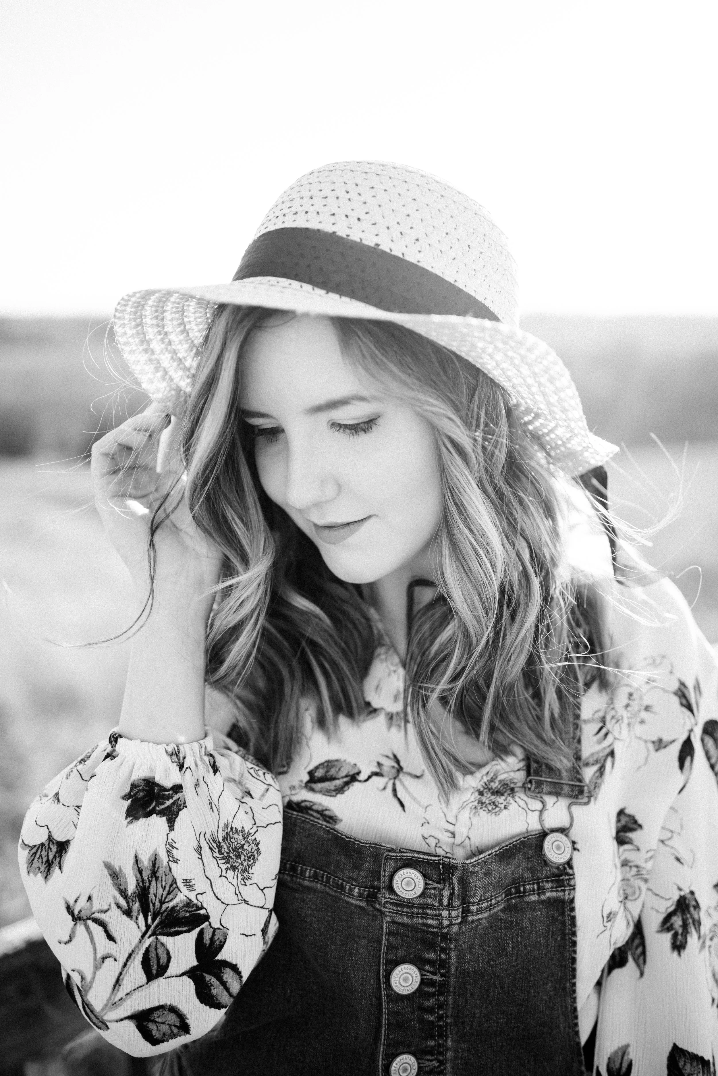 AnnaCaldwell-EssentialPortrait-April2019-30.jpg