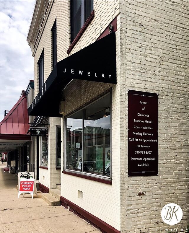 Our shop is OPEN! 💫 Stop by to shop in person or call to setup a curbside pick appointment! #downtownnaperville #jewelryshop
&bull;
&bull;
&bull;
#jewelry #localbusiness #open #shop #jewelrybusiness #napervilleil #napervilleillinois #fashion #summer