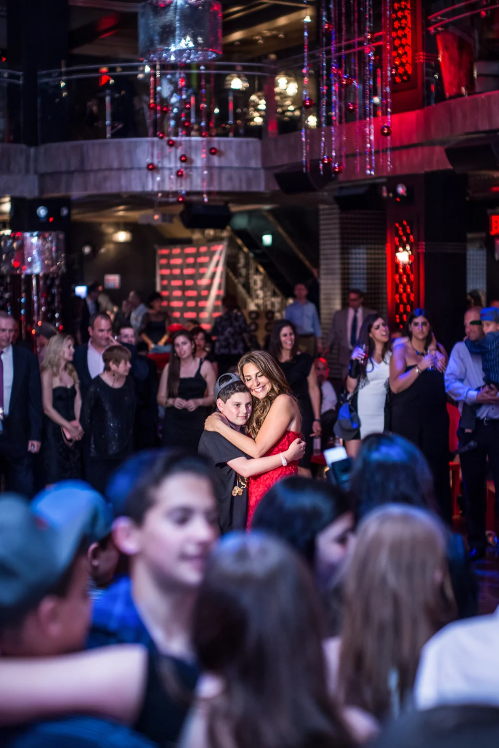 40-FBR-barmitzvah-EdisonBallroom-terridiamondphotography.jpg