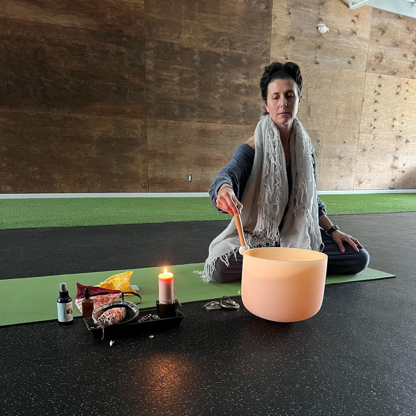 Yoga Flow with Monica today&mdash;10:15 AM. Drop-in passes available. 🙌🏻

#poundridge #poundridgeny #bedfordny #newcanaanct #southsalem #northstamford