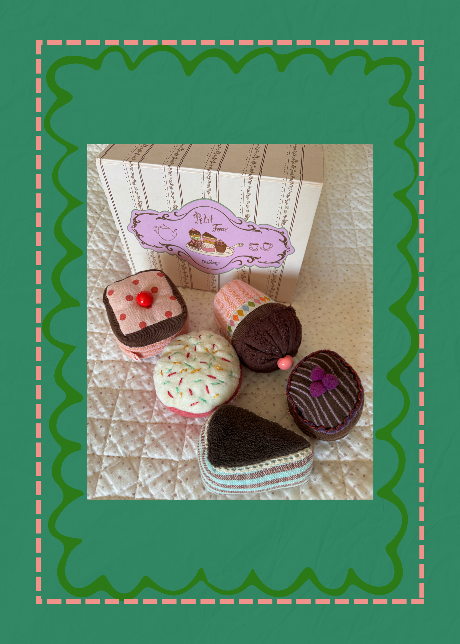 Retired Maileg Cake in a Box Petit Four
