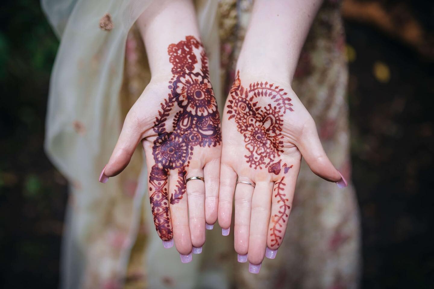 Henna ❤️
.
.
.
.
.
@lucyrcrouch @aucklandweddings 
#henna #weddinghenna #indianwedding #aucklandweddingphotographer #southaucklandweddingphotographer #hennatattoo #hennahands #bride #nikonnz @nikonnz