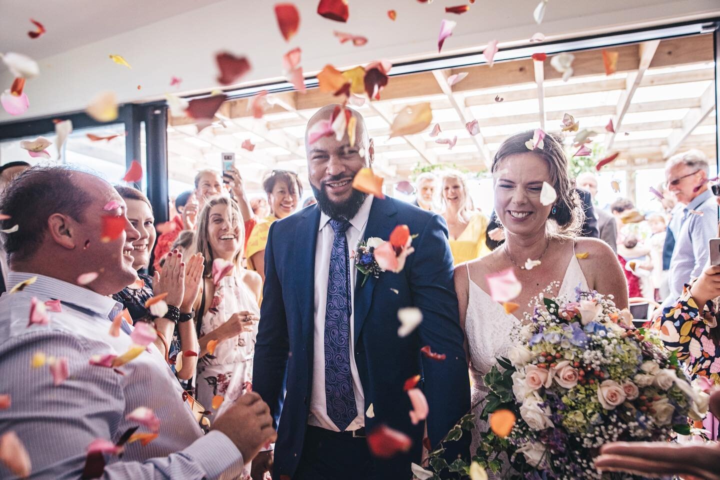 First wedding of the year for me and what a beauty ❤️ Renee &amp; Dan such a special day 🥂 @renee.hart.92 
.
.
.
.
.
#Justmarried #mrandmrs #confettiexit #confetti #aucklandweddingphotographer #melsceremonies #aucklandweddings #rosepetalconfetti #ro
