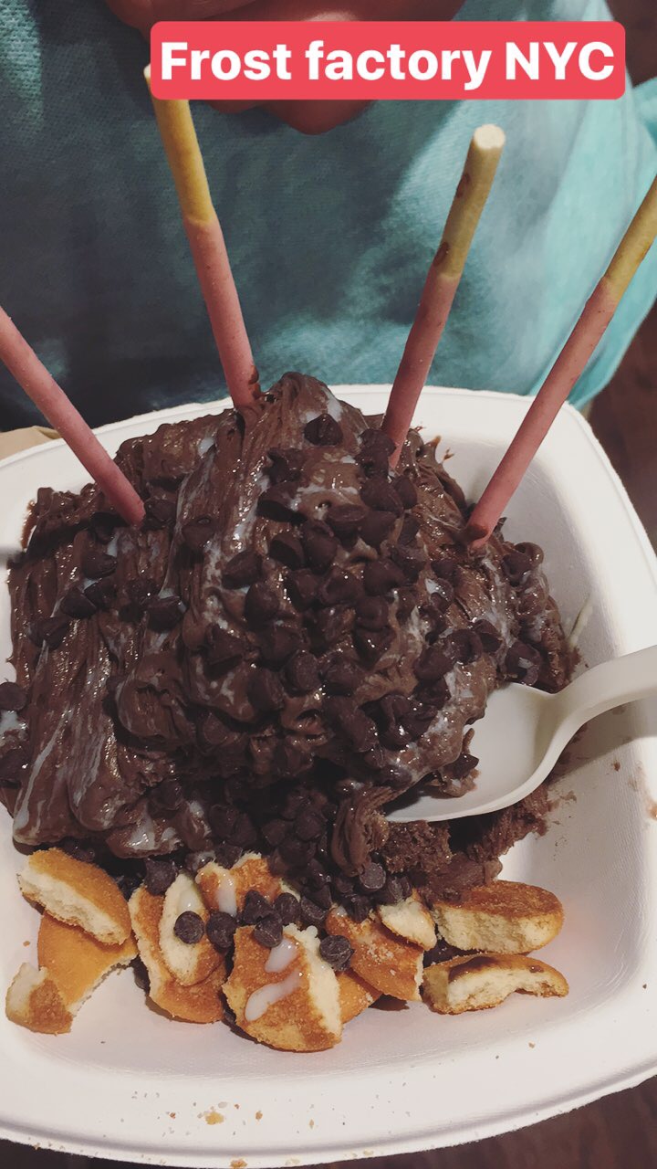 The line for Dō, Cookie Dough Confections was shut off by the time we arrived, so we headed to Frost Factory instead. I'm so glad we did! It was absolutely delicious, and very light. They had vegan options as well! 