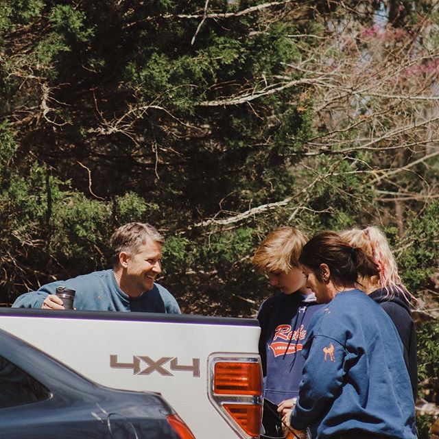 It&rsquo;s always fun to swap stories with your group between games just like this family. Play paintball and share a laugh.