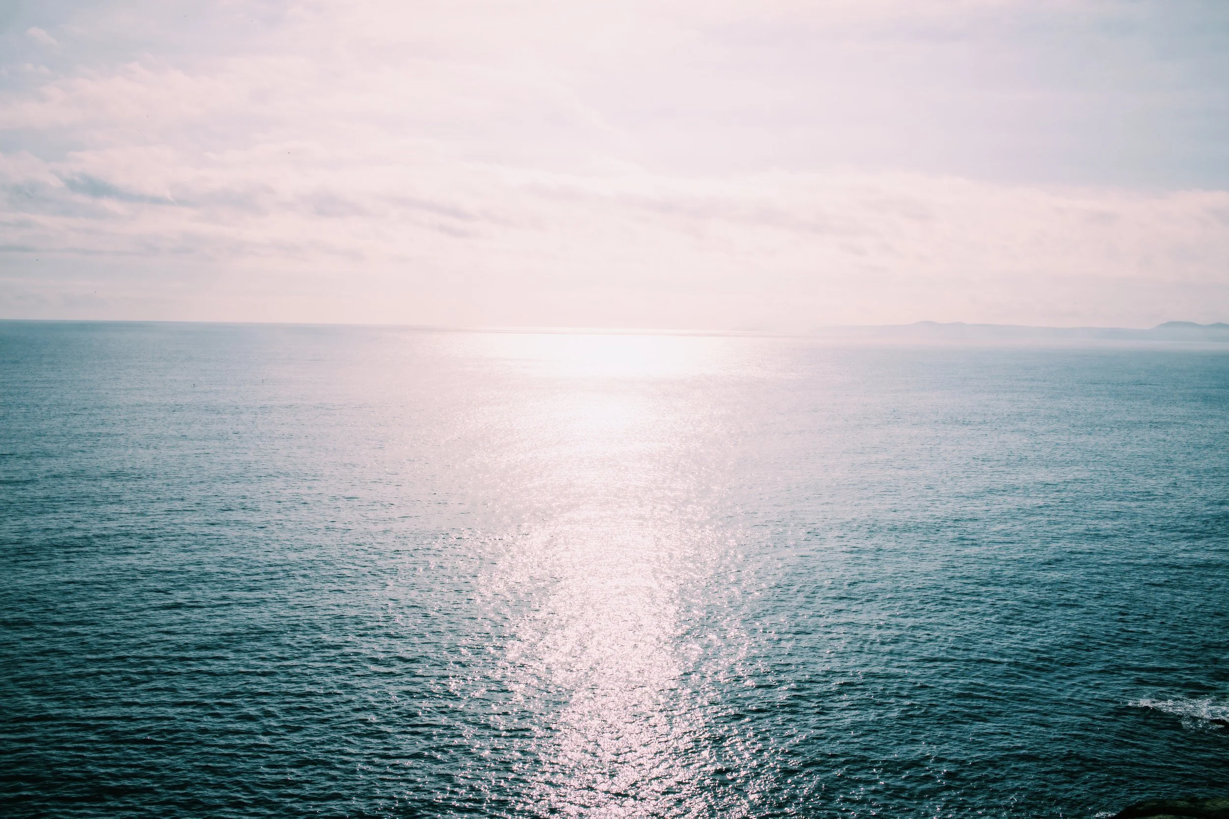5131_wide open sea with light oic.jpg