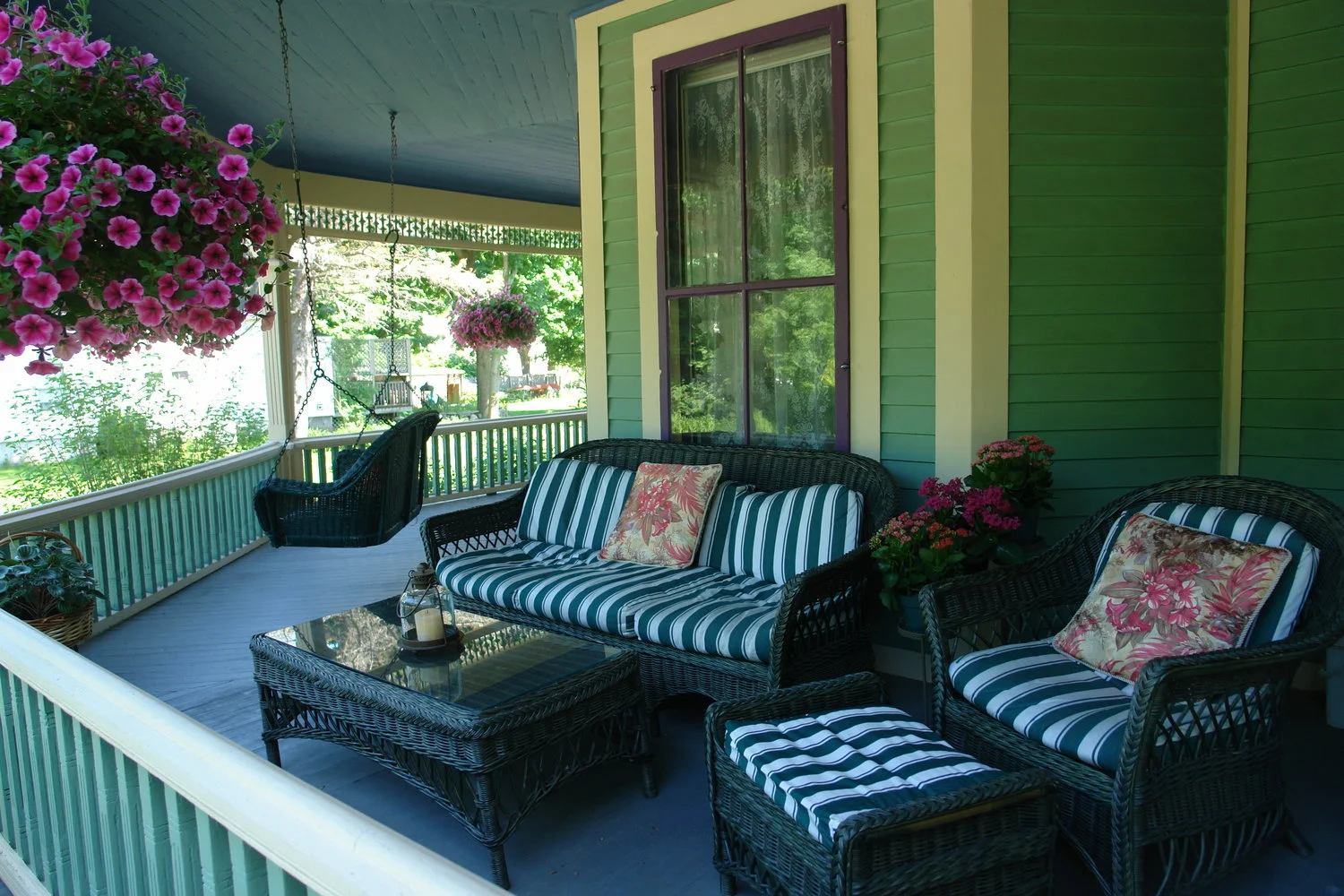 Photo+pf+Front+Porch+with+wicker+furniture.jpeg