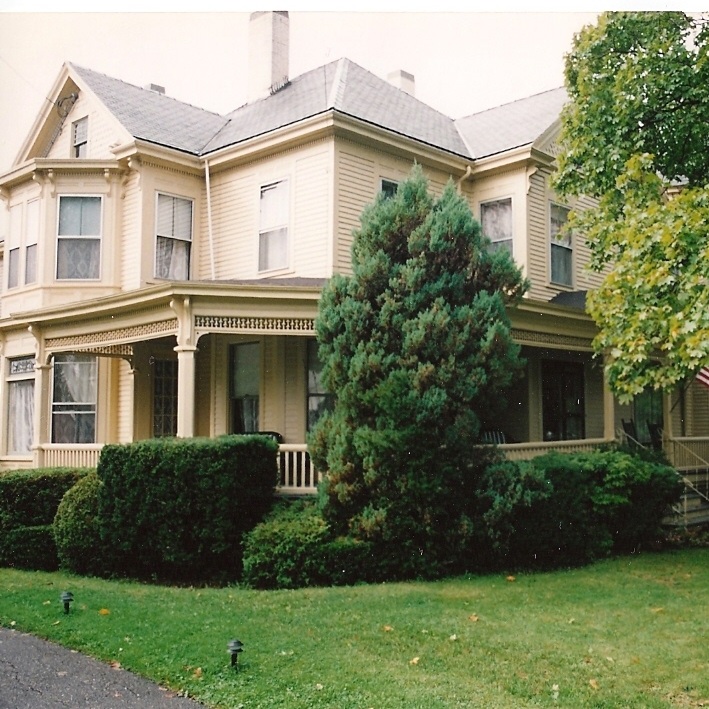 The house as it appeared when it first opened as LimeRock Inn in 1994