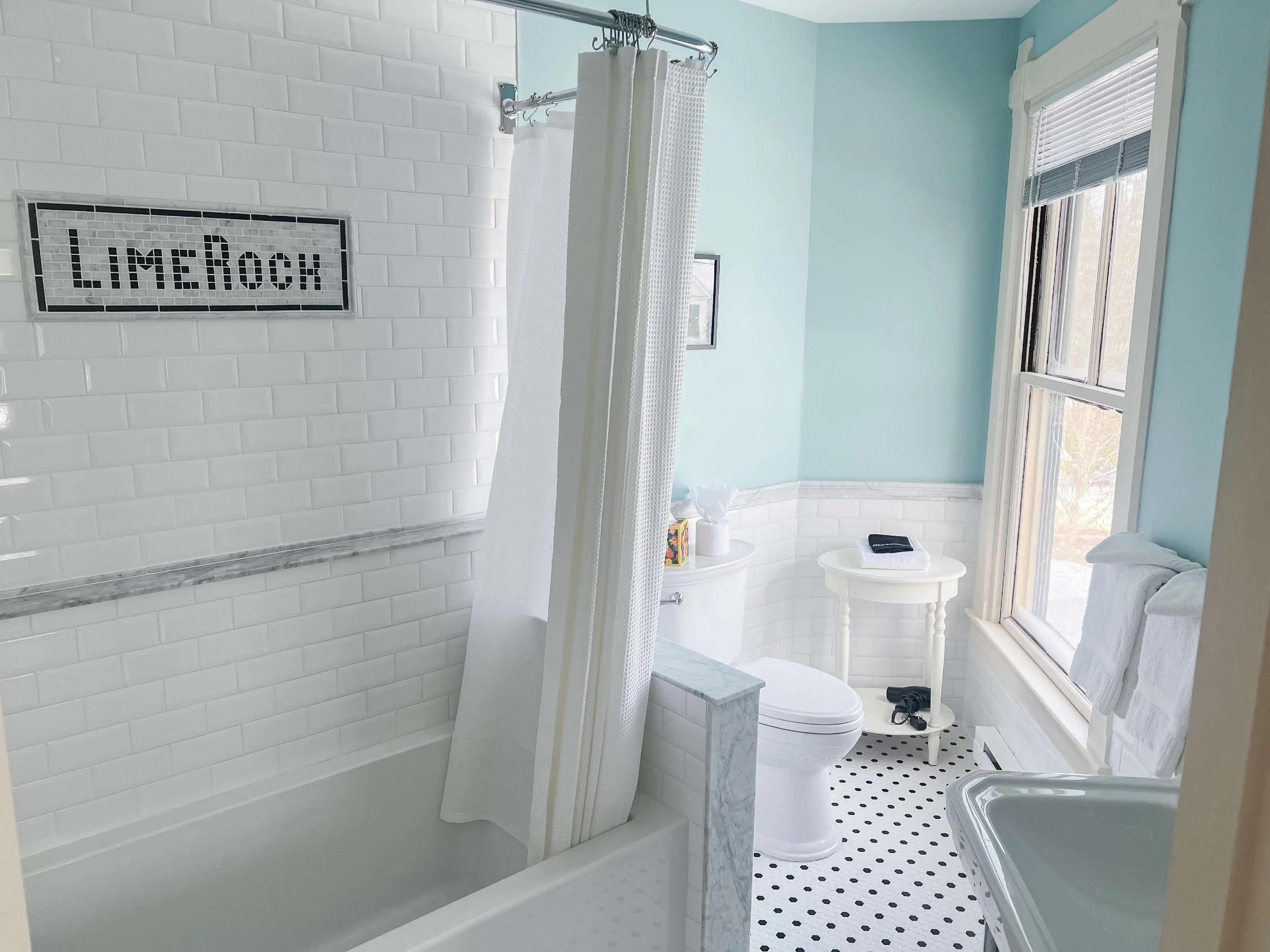 resizecom_Monhegan bath-2.jpeg